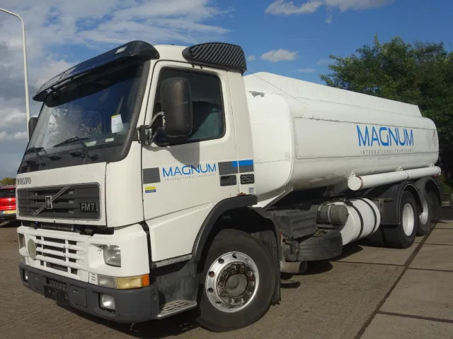 Volvo FM 250 STEELSPRINGS 18000LITERTANK MANUALE FUEL PUMP - Tsisternauto: pilt 3 Volvo FM 250 STEELSPRINGS 18000LITERTANK MANUALE FUEL PUMP - Tsisternauto: pilt 3