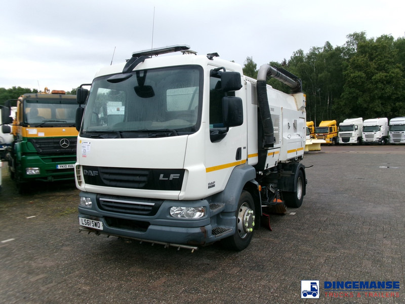 DAF LF 55.220 4x2 Scarab sweeper - Tänavapühkimismasin: pilt 1 DAF LF 55.220 4x2 Scarab sweeper - Tänavapühkimismasin: pilt 1