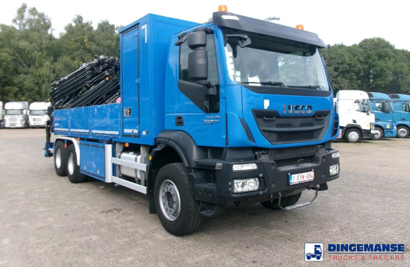 Iveco AD260T33 EEV 6X4 + Hiab 377 E5 Hipro Jib 70 X-4 - Kraanaga veoauto: pilt 2 Iveco AD260T33 EEV 6X4 + Hiab 377 E5 Hipro Jib 70 X-4 - Kraanaga veoauto: pilt 2