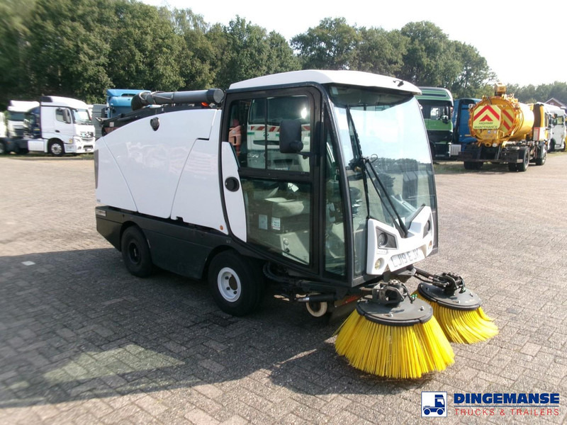 Johnston C202 compact street sweeper - Tänavapühkimismasin: pilt 2 Johnston C202 compact street sweeper - Tänavapühkimismasin: pilt 2