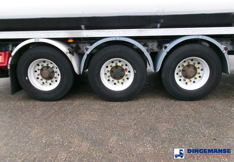 Lakeland Fuel tank alu 42.8 m3 / 6 comp + pump - Tsistern poolhaagis: pilt 5 Lakeland Fuel tank alu 42.8 m3 / 6 comp + pump - Tsistern poolhaagis: pilt 5