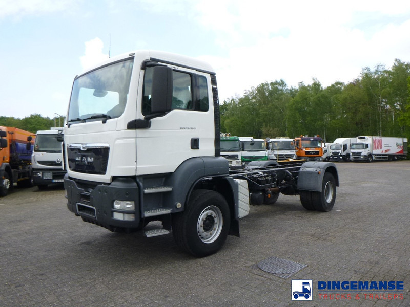 MAN TGS 19.360 4X2 BBS manual Euro 2 chassis + PTO - Kabiinišassiiga veoauto: pilt 1 MAN TGS 19.360 4X2 BBS manual Euro 2 chassis + PTO - Kabiinišassiiga veoauto: pilt 1