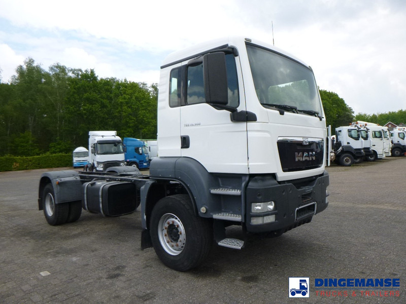MAN TGS 19.360 4X2 BBS manual Euro 2 chassis + PTO - Kabiinišassiiga veoauto: pilt 2 MAN TGS 19.360 4X2 BBS manual Euro 2 chassis + PTO - Kabiinišassiiga veoauto: pilt 2