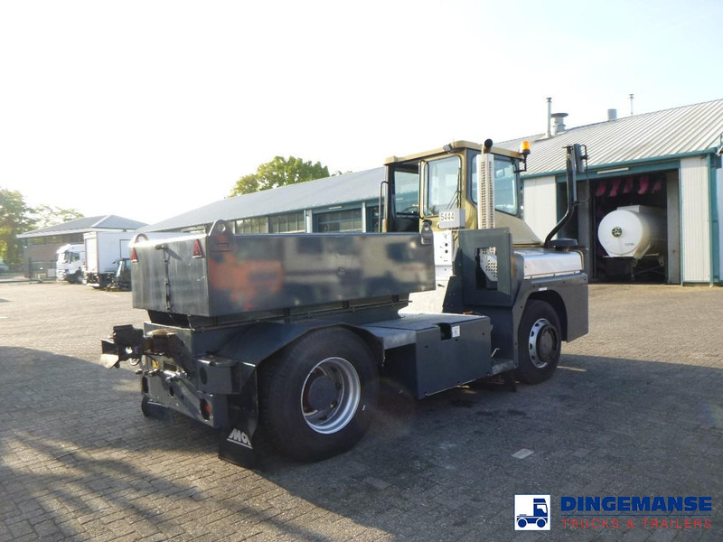 MOL RM 255 4X4 terminal drawbar tractor 150 ton - Laotraktor: pilt 4 MOL RM 255 4X4 terminal drawbar tractor 150 ton - Laotraktor: pilt 4