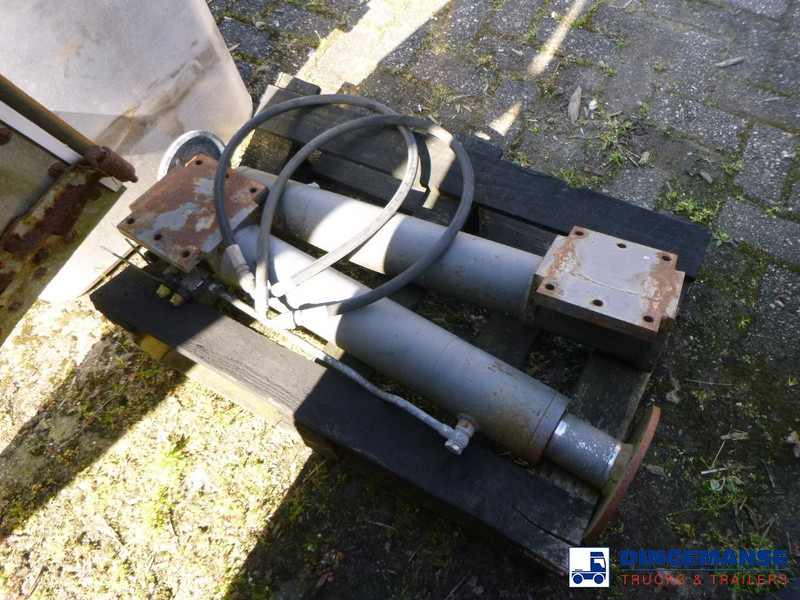 Onbekend 2 Support legs for loading crane - Hüdrauliline silinder: pilt 2 Onbekend 2 Support legs for loading crane - Hüdrauliline silinder: pilt 2
