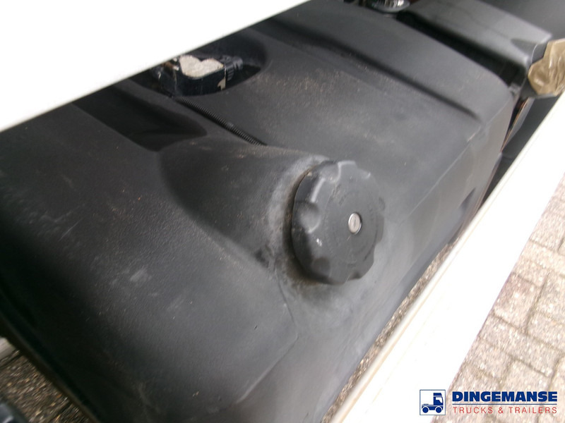 Renault Midlum 280 Dxi 4x2 fuel tank 11.3 m3 / 3 comp - Tsisternauto: pilt 5 Renault Midlum 280 Dxi 4x2 fuel tank 11.3 m3 / 3 comp - Tsisternauto: pilt 5