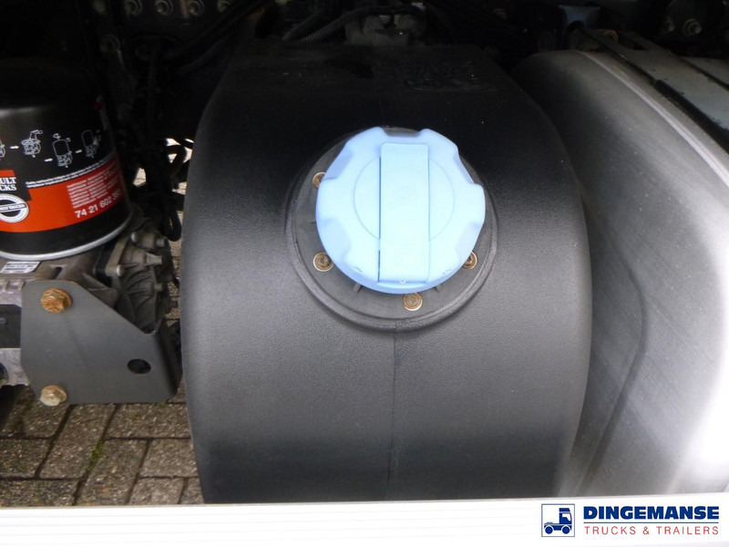 Renault Premium 270 dxi 4x2 fuel tank 13.7 m3 / 4 comp - Tsisternauto: pilt 5 Renault Premium 270 dxi 4x2 fuel tank 13.7 m3 / 4 comp - Tsisternauto: pilt 5