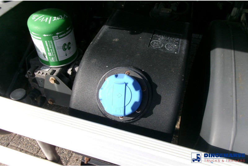 Tsisternauto Renault Premium 300 4x2 fuel tank 14.2 m3 / 4 comp: pilt 9 Tsisternauto Renault Premium 300 4x2 fuel tank 14.2 m3 / 4 comp: pilt 9