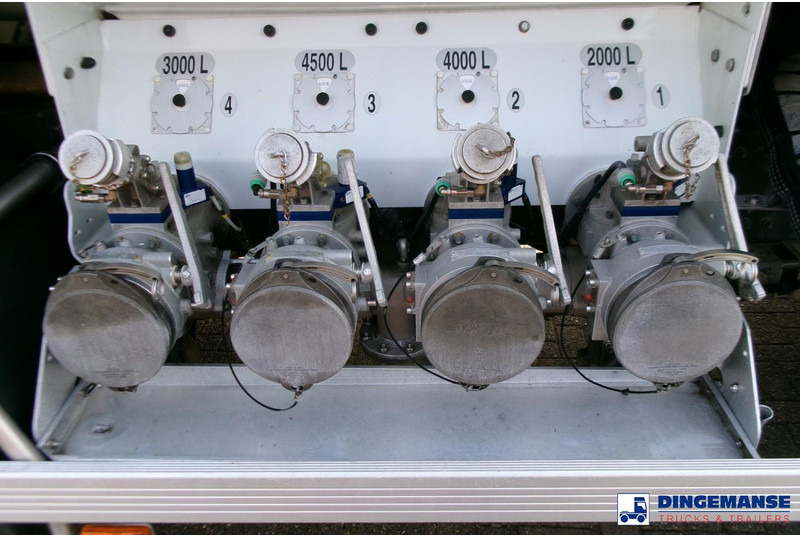 Tsisternauto Renault Premium 300 4x2 fuel tank 14.2 m3 / 4 comp: pilt 10 Tsisternauto Renault Premium 300 4x2 fuel tank 14.2 m3 / 4 comp: pilt 10