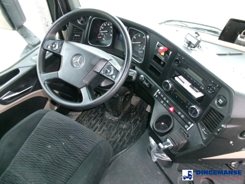 Interior photo 3: Sadulveok Mercedes-Benz Actros 1843 4x2 Euro 6 + ADR