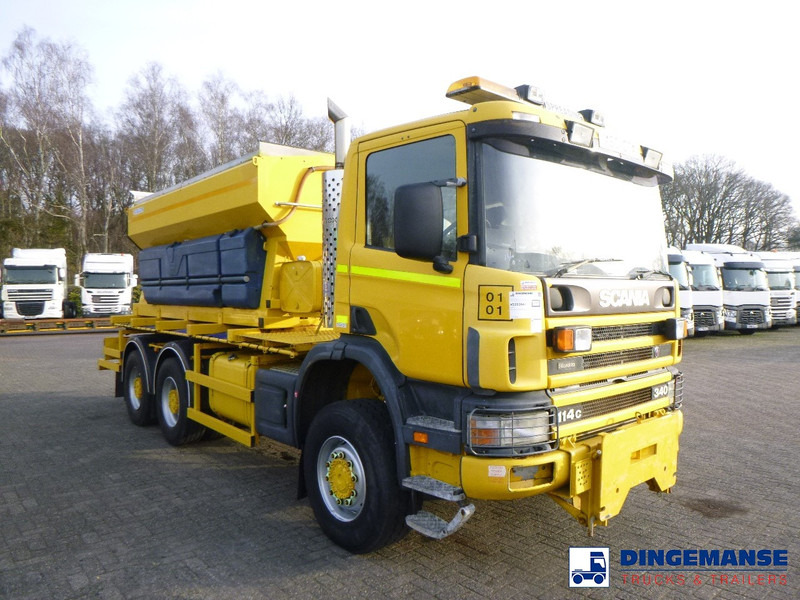 Scania P114-340 CB 6X6 RHD gritter / snow plough - Lumekoristusmasina: pilt 2 Scania P114-340 CB 6X6 RHD gritter / snow plough - Lumekoristusmasina: pilt 2