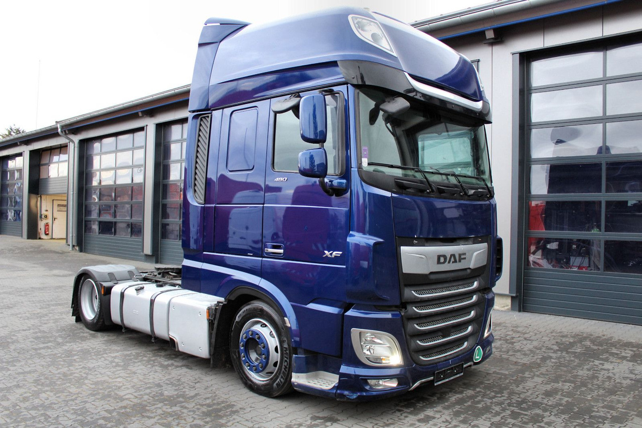DAF XF 480 FT 4x2 SZM Lowliner !!! TOP !!! - Sadulveok: pilt 2 DAF XF 480 FT 4x2 SZM Lowliner !!! TOP !!! - Sadulveok: pilt 2