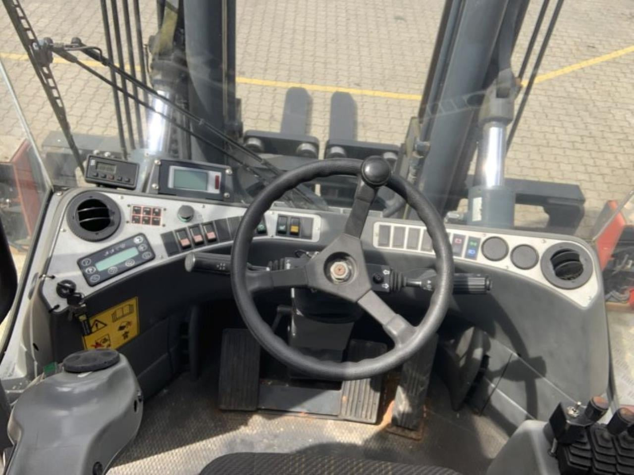 Kalmar DCE100-6 - Diiseltõstuk: pilt 4 Kalmar DCE100-6 - Diiseltõstuk: pilt 4