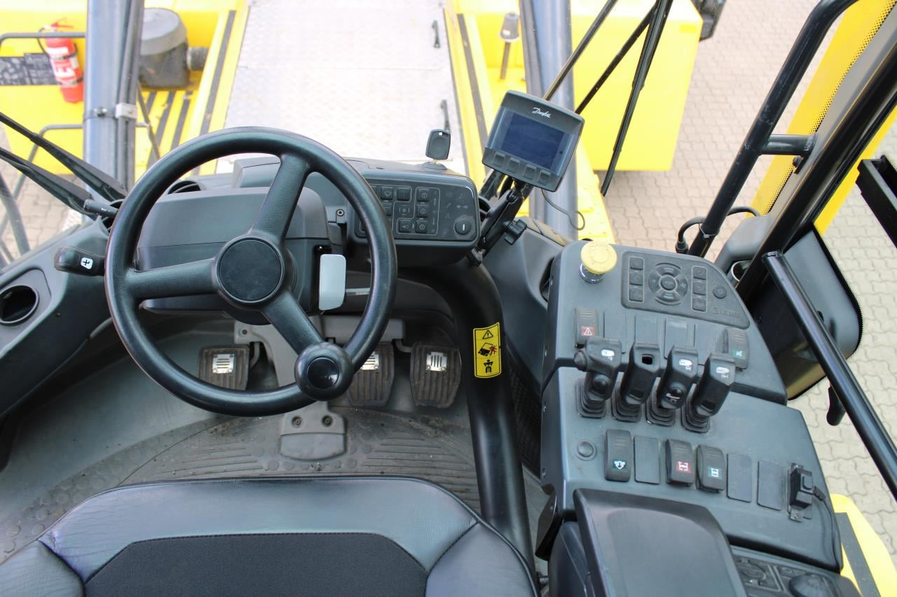 Kalmar DCG90-45ES7 - Konteinerite käitleja: pilt 4 Kalmar DCG90-45ES7 - Konteinerite käitleja: pilt 4