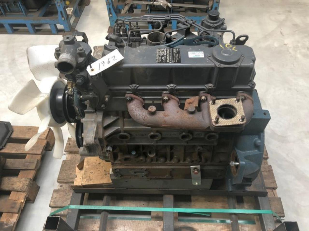 Kubota V3300-EU3 - Mootor: pilt 2 Kubota V3300-EU3 - Mootor: pilt 2