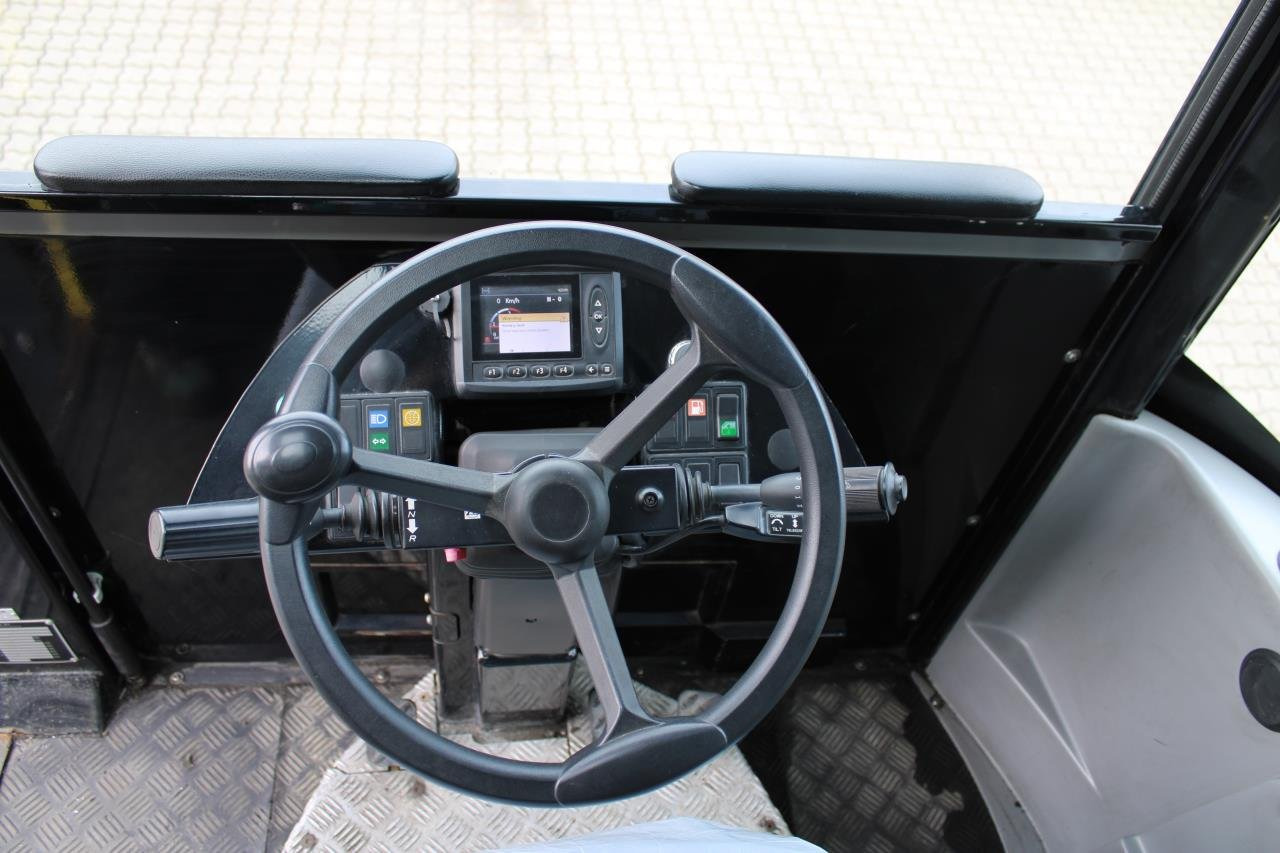 MOL RM255 4X4 - Laotraktor: pilt 4 MOL RM255 4X4 - Laotraktor: pilt 4