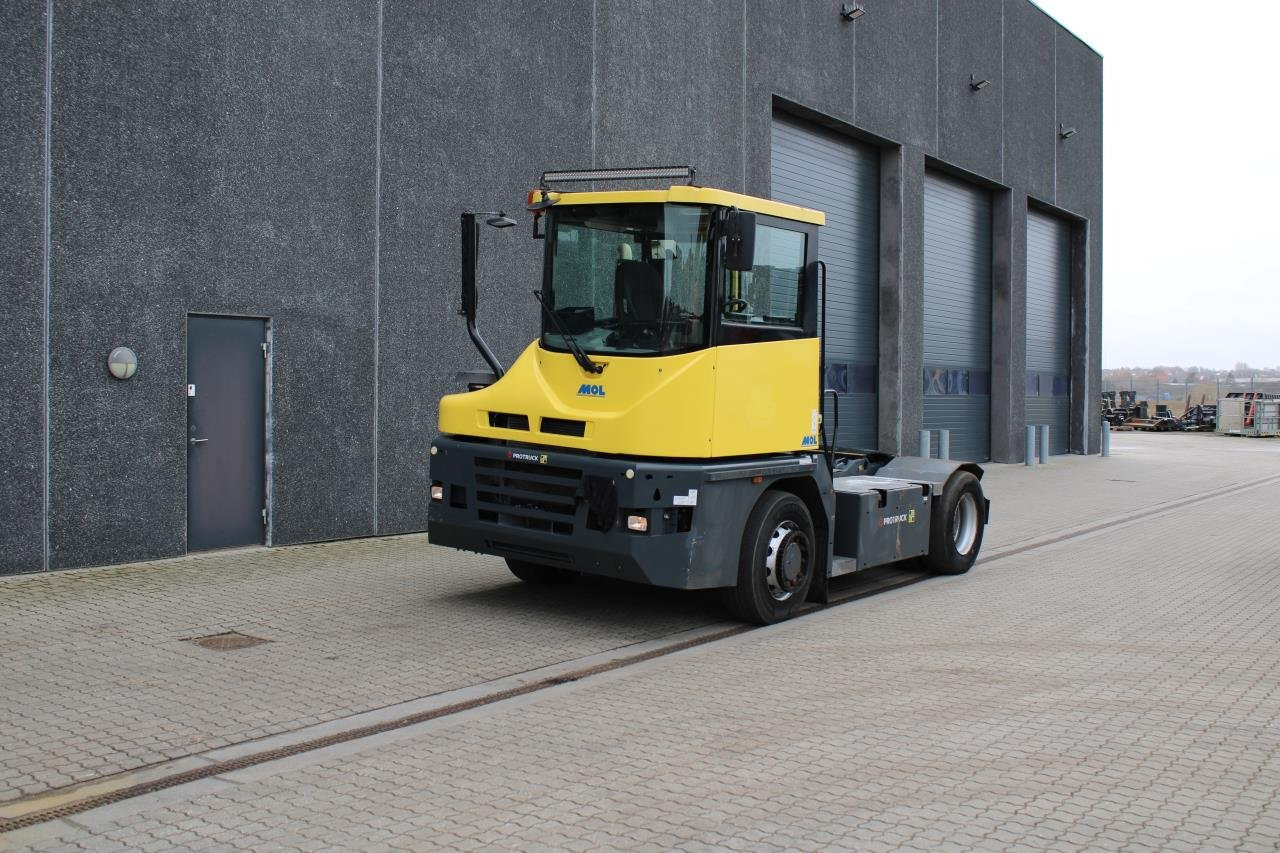 MOL RM255 4X4 - Laotraktor: pilt 2 MOL RM255 4X4 - Laotraktor: pilt 2