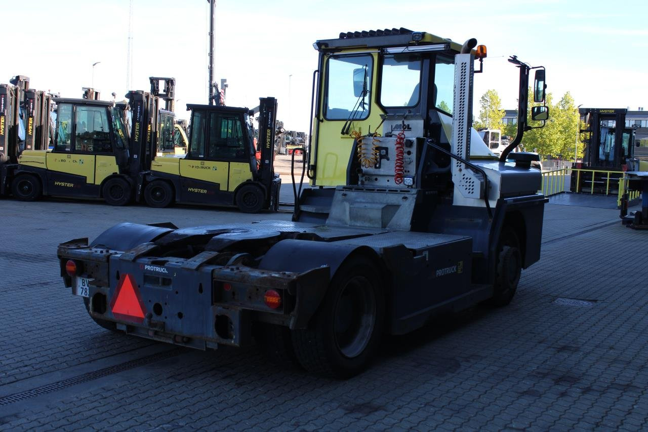 MOL RM255 4X4 - Laotraktor: pilt 3 MOL RM255 4X4 - Laotraktor: pilt 3