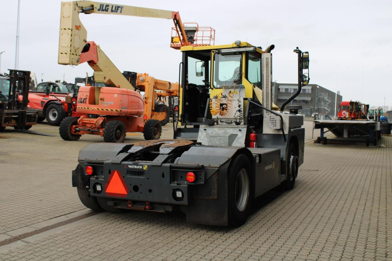 MOL RM255 4X4 - Laotraktor: pilt 3 MOL RM255 4X4 - Laotraktor: pilt 3