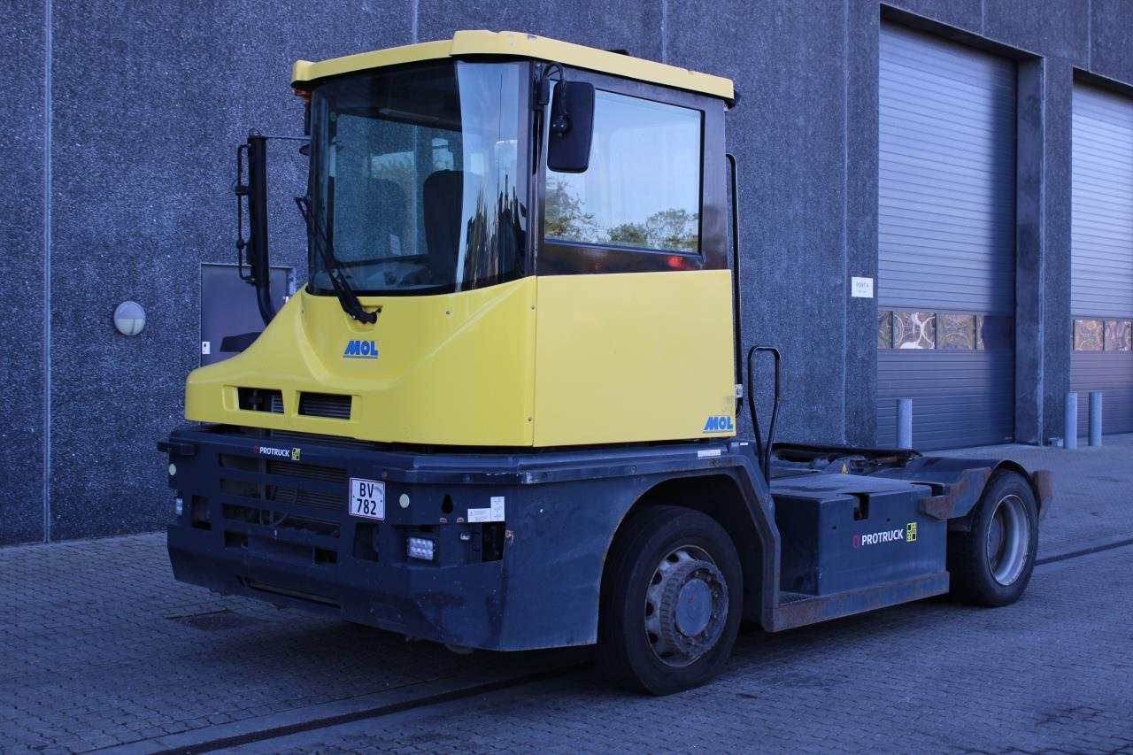 MOL RM255 4X4 - Laotraktor: pilt 2 MOL RM255 4X4 - Laotraktor: pilt 2