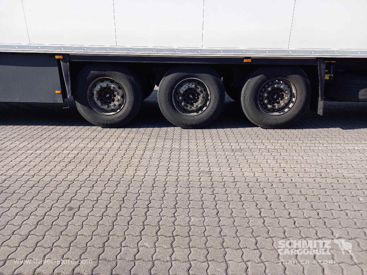 SCHMITZ Auflieger Tiefkühler Standard Double deck - Isotermiline poolhaagis: pilt 2 SCHMITZ Auflieger Tiefkühler Standard Double deck - Isotermiline poolhaagis: pilt 2