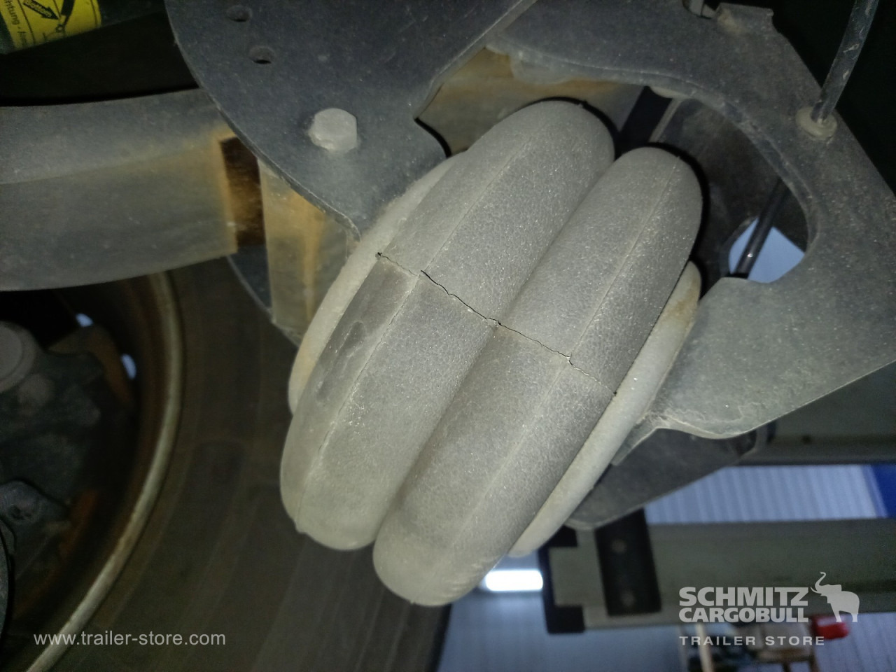 SCHMITZ Auflieger Tiefkühler Standard Double deck - Isotermiline poolhaagis: pilt 3 SCHMITZ Auflieger Tiefkühler Standard Double deck - Isotermiline poolhaagis: pilt 3