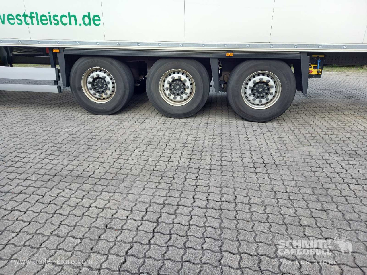 SCHMITZ Auflieger Tiefkühler Standard Double deck - Isotermiline poolhaagis: pilt 2 SCHMITZ Auflieger Tiefkühler Standard Double deck - Isotermiline poolhaagis: pilt 2