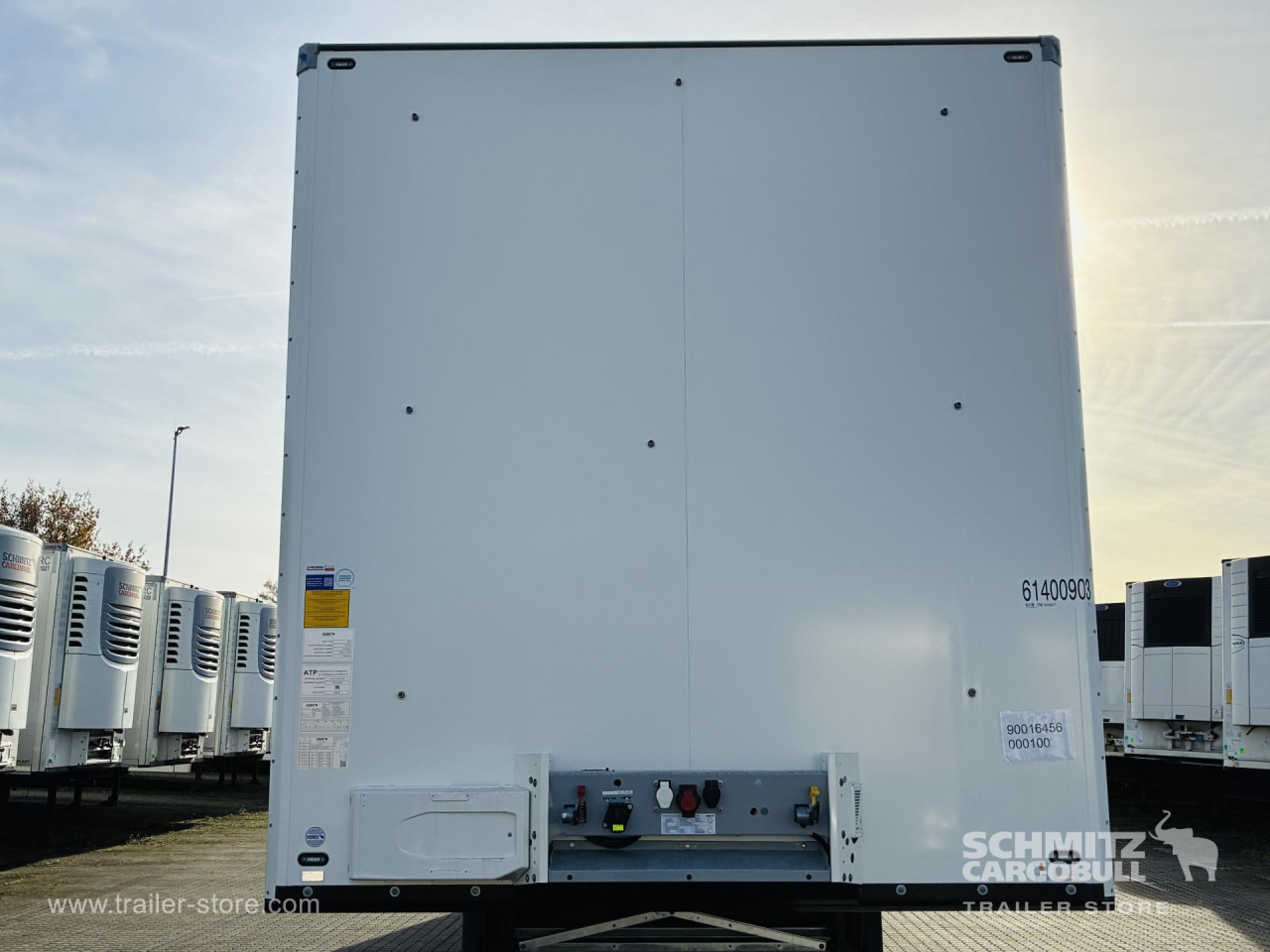 SCHMITZ Auflieger Tiefkühler Standard Double deck - Isotermiline poolhaagis: pilt 2 SCHMITZ Auflieger Tiefkühler Standard Double deck - Isotermiline poolhaagis: pilt 2