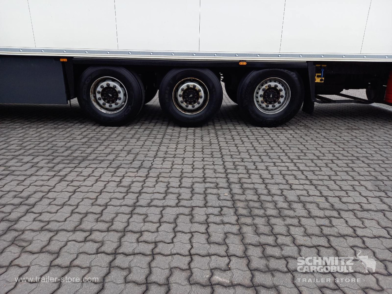 SCHMITZ Auflieger Tiefkühler Standard Double deck - Isotermiline poolhaagis: pilt 2 SCHMITZ Auflieger Tiefkühler Standard Double deck - Isotermiline poolhaagis: pilt 2