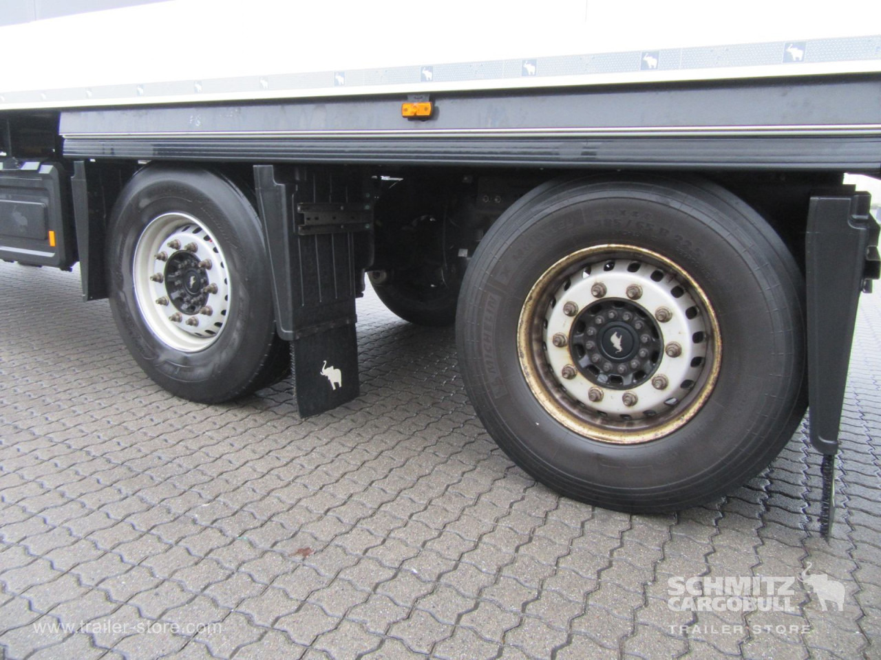 SCHMITZ Auflieger Tiefkühler Standard Taillift - Isotermiline poolhaagis: pilt 5 SCHMITZ Auflieger Tiefkühler Standard Taillift - Isotermiline poolhaagis: pilt 5