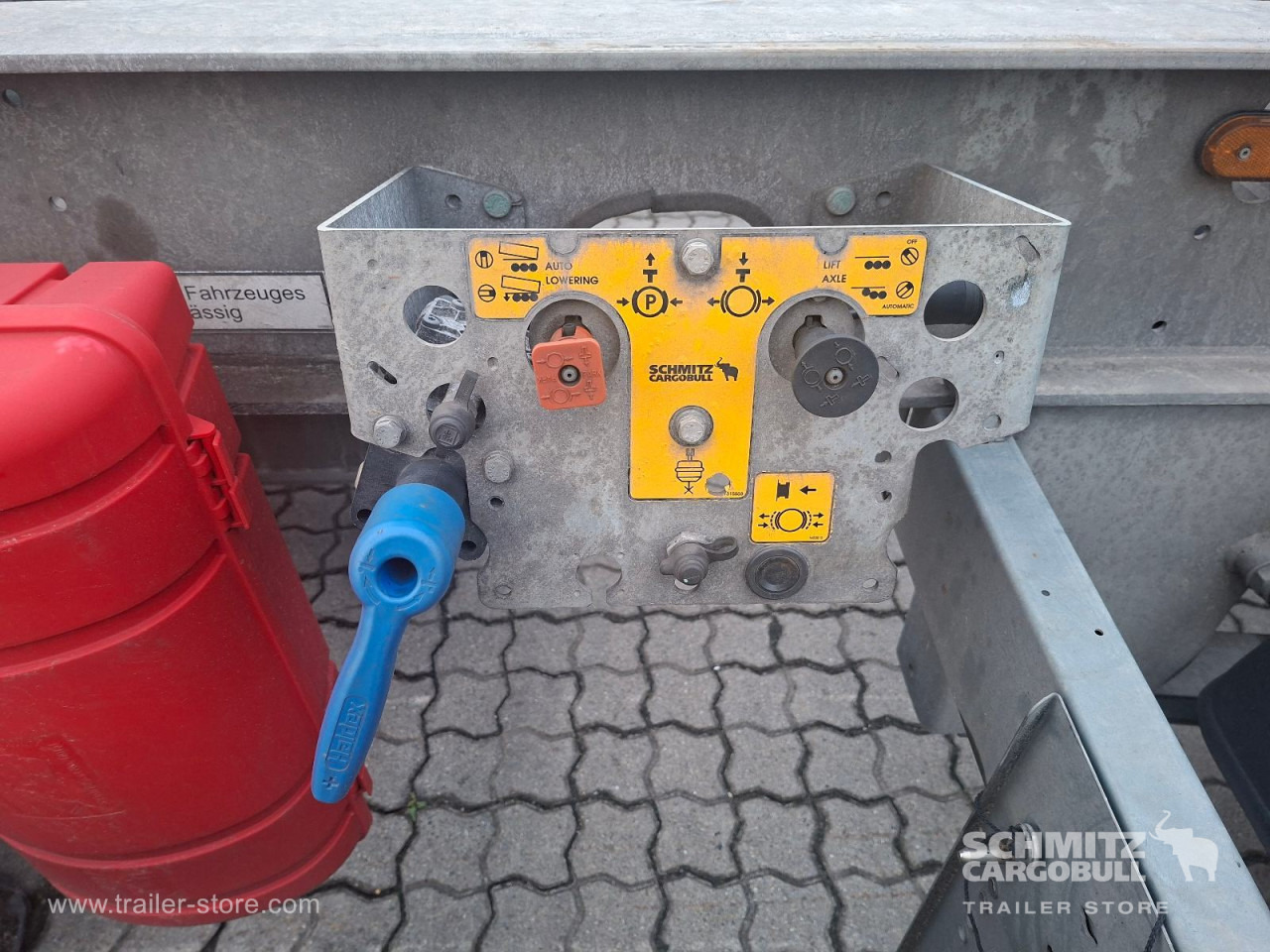 SCHMITZ Zentralachsanhänger Wechselfahrgestell - Konteinerveduk/ Tõstuk järelhaagis: pilt 3 SCHMITZ Zentralachsanhänger Wechselfahrgestell - Konteinerveduk/ Tõstuk järelhaagis: pilt 3