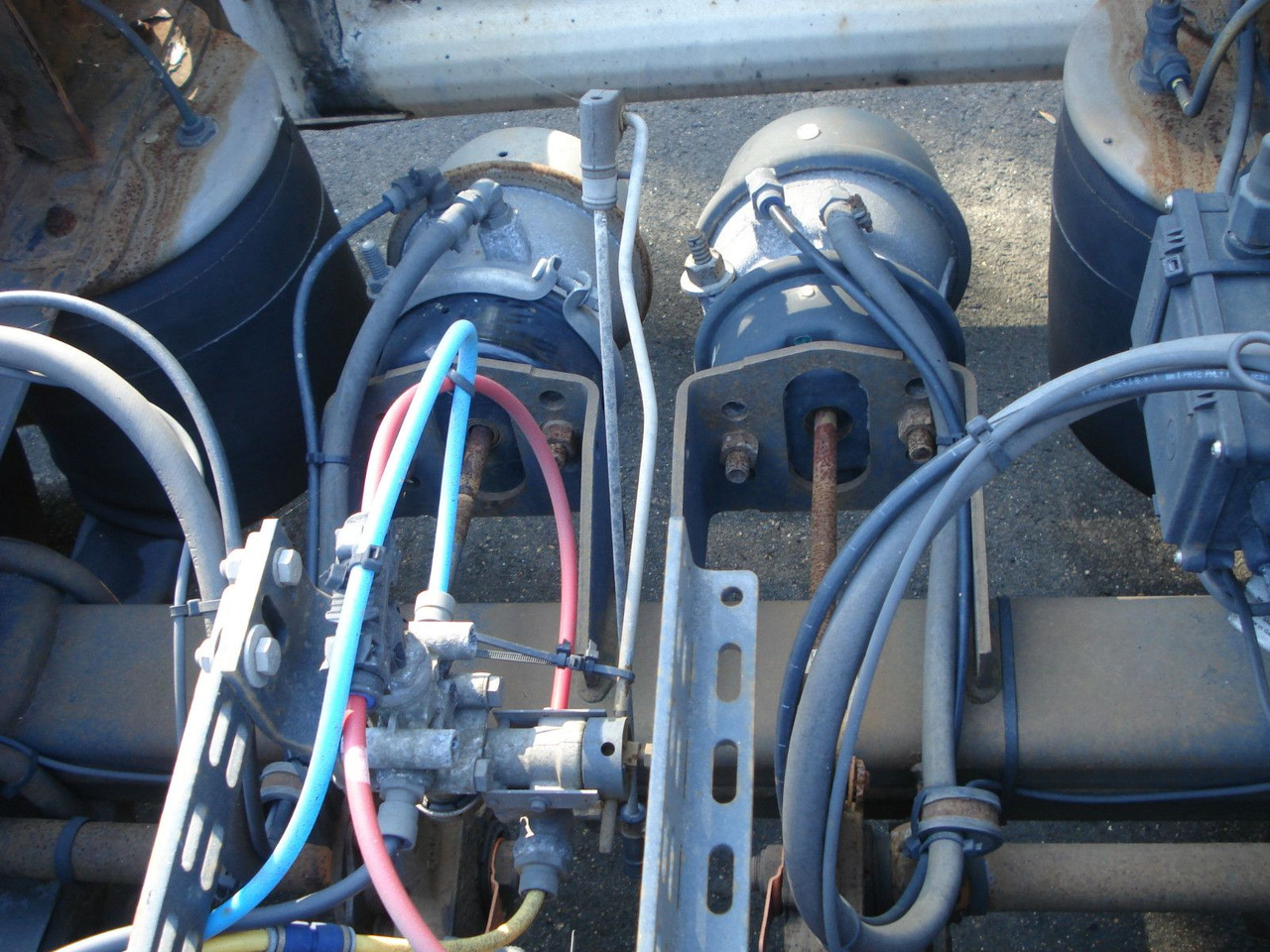 Krone AZ 18 A Drehschemel Zwillingsbereift! - Konteinerveduk/ Tõstuk järelhaagis: pilt 5 Krone AZ 18 A Drehschemel Zwillingsbereift! - Konteinerveduk/ Tõstuk järelhaagis: pilt 5