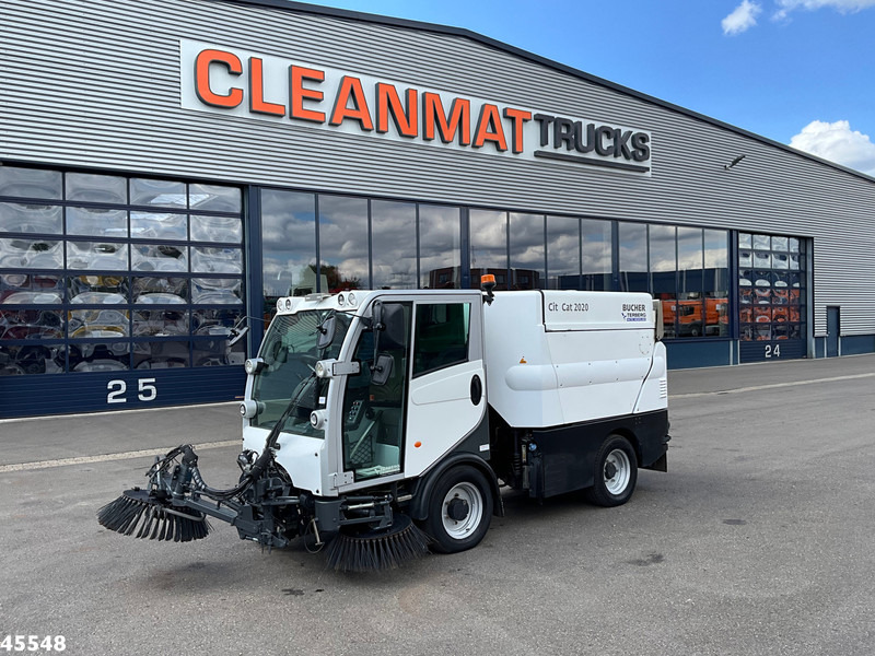 Bucher Citycat 2020 with 3-rd brush - Tänavapühkimismasin: pilt 3 Bucher Citycat 2020 with 3-rd brush - Tänavapühkimismasin: pilt 3