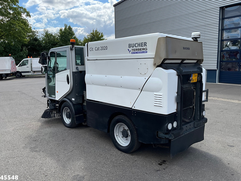 Bucher Citycat 2020 with 3-rd brush - Tänavapühkimismasin: pilt 4 Bucher Citycat 2020 with 3-rd brush - Tänavapühkimismasin: pilt 4