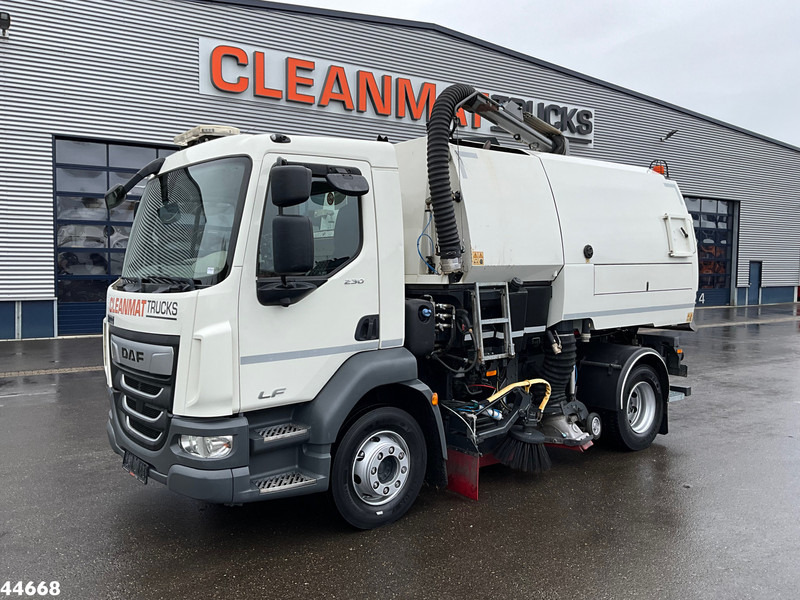 DAF FA LF 230 Euro 6 Johnston VT652 Just 87.278 km! - Tänavapühkimismasin: pilt 3 DAF FA LF 230 Euro 6 Johnston VT652 Just 87.278 km! - Tänavapühkimismasin: pilt 3
