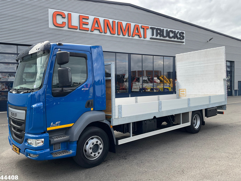 DAF FA LF 250 Euro 6 Autotransporter met laadklep - Treilerveoauto: pilt 1 DAF FA LF 250 Euro 6 Autotransporter met laadklep - Treilerveoauto: pilt 1