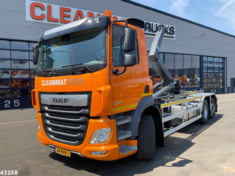 DAF FAN CF 430 VDL 21 Ton haakarmsysteem - Konkstõstukiga veoauto: pilt 1 DAF FAN CF 430 VDL 21 Ton haakarmsysteem - Konkstõstukiga veoauto: pilt 1