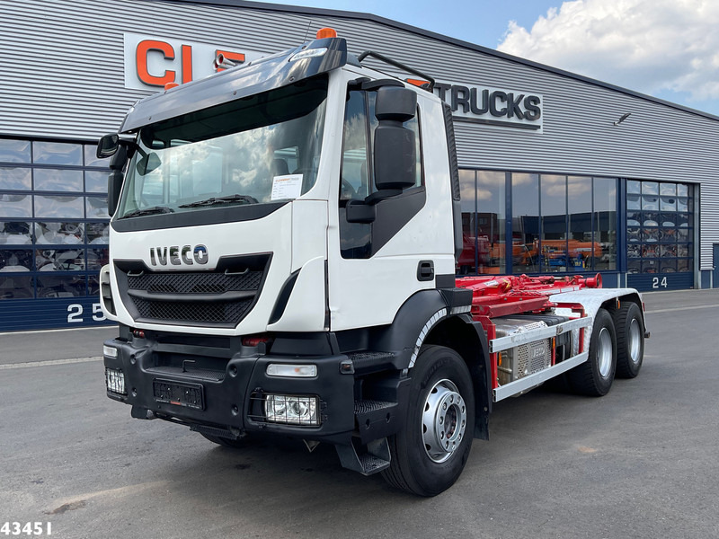 Iveco AD260T 6x4 Euro 6 AJK 20 haakarmsysteem - Konkstõstukiga veoauto: pilt 2 Iveco AD260T 6x4 Euro 6 AJK 20 haakarmsysteem - Konkstõstukiga veoauto: pilt 2
