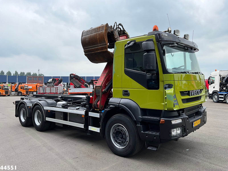 Iveco AD260T41 6x4 HMF 16 Tonmeter Z-kraan - Veoauto - kaablisüsteem, Kraanaga veoauto: pilt 3 Iveco AD260T41 6x4 HMF 16 Tonmeter Z-kraan - Veoauto - kaablisüsteem, Kraanaga veoauto: pilt 3