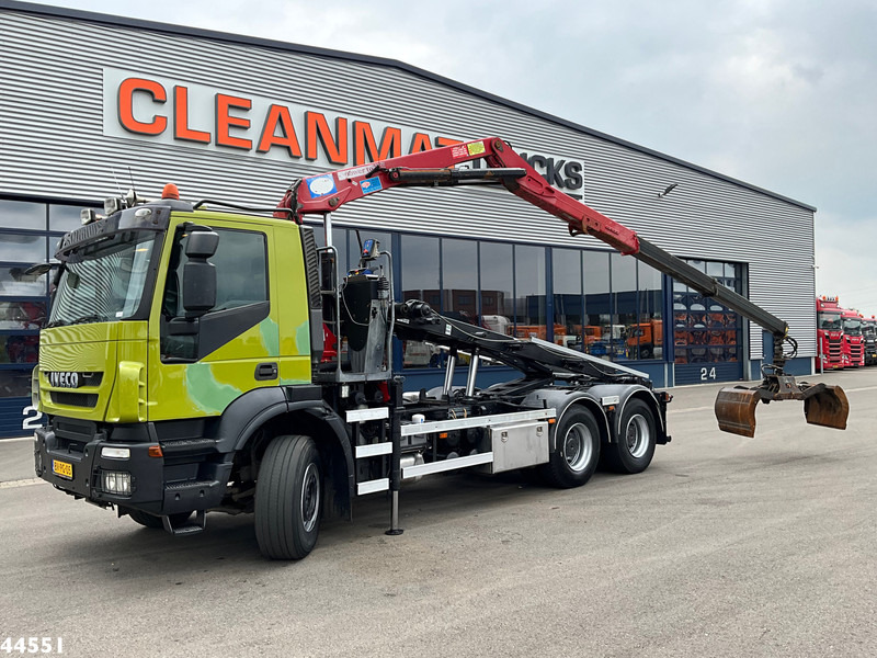 Iveco AD260T41 6x4 HMF 16 Tonmeter Z-kraan - Veoauto - kaablisüsteem, Kraanaga veoauto: pilt 1 Iveco AD260T41 6x4 HMF 16 Tonmeter Z-kraan - Veoauto - kaablisüsteem, Kraanaga veoauto: pilt 1