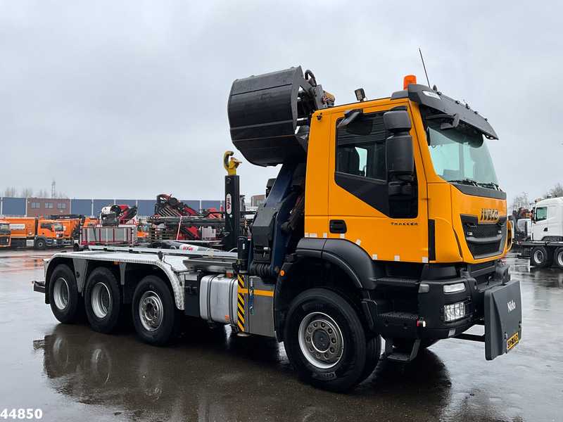 Iveco Trakker AD380T41W 8x6 Euro 6 HMF 19 Tonmeter Z-kraan - Konkstõstukiga veoauto, Kraanaga veoauto: pilt 5 Iveco Trakker AD380T41W 8x6 Euro 6 HMF 19 Tonmeter Z-kraan - Konkstõstukiga veoauto, Kraanaga veoauto: pilt 5