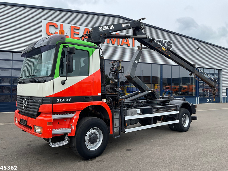 Mercedes-Benz Actros 1931 AK 4x4 Hiab 12 Tonmeter laadkraan - Konkstõstukiga veoauto, Kraanaga veoauto: pilt 1 Mercedes-Benz Actros 1931 AK 4x4 Hiab 12 Tonmeter laadkraan - Konkstõstukiga veoauto, Kraanaga veoauto: pilt 1