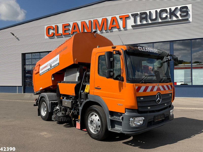 Mercedes-Benz Atego 1321 Bucher Cityfant 6000 Just 49.567 km! - Tänavapühkimismasin: pilt 1 Mercedes-Benz Atego 1321 Bucher Cityfant 6000 Just 49.567 km! - Tänavapühkimismasin: pilt 1