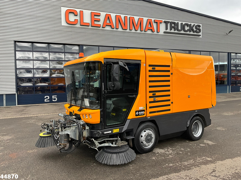 Ravo 540 with 3-rd brush - Tänavapühkimismasin: pilt 3 Ravo 540 with 3-rd brush - Tänavapühkimismasin: pilt 3