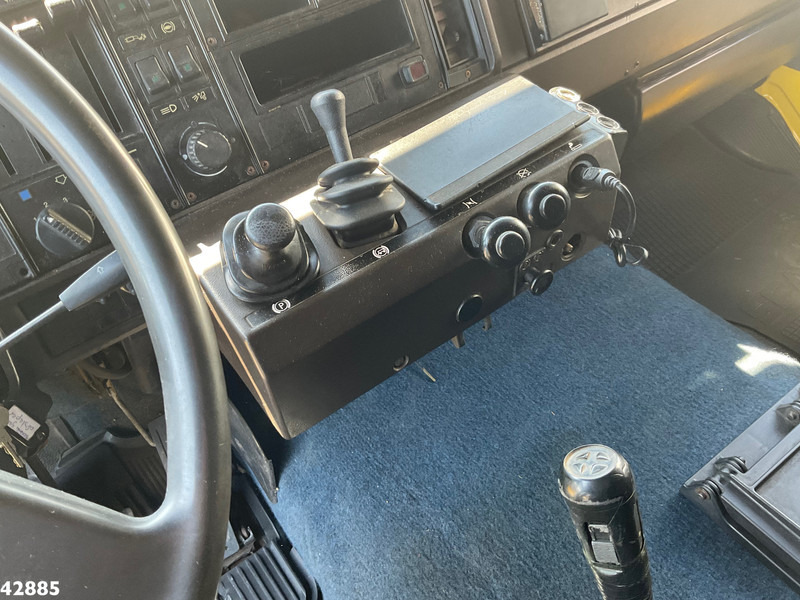 Scania R 142-H.400 6x2 Abschlepp "Gerestaureerde Oldtimer" liising Scania R 142-H.400 6x2 Abschlepp "Gerestaureerde Oldtimer": pilt 20