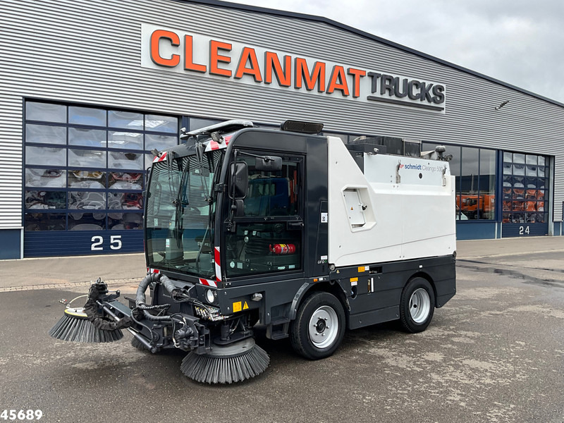 Schmidt Cleango Compact 500 Euro 6 with 3-rd brush Just 4.260 km! - Tänavapühkimismasin: pilt 3 Schmidt Cleango Compact 500 Euro 6 with 3-rd brush Just 4.260 km! - Tänavapühkimismasin: pilt 3