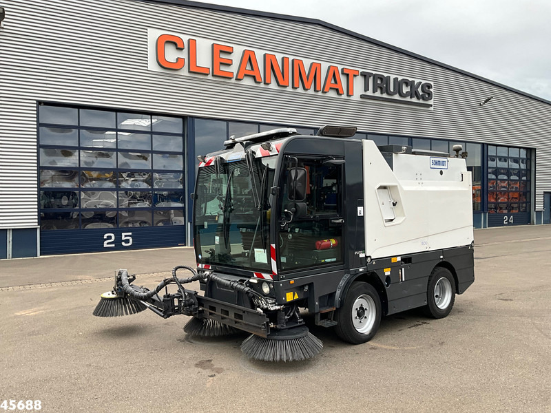 Schmidt Cleango Compact 500 Euro 6 with 3-rd brush Just 41.050 km! - Tänavapühkimismasin: pilt 2 Schmidt Cleango Compact 500 Euro 6 with 3-rd brush Just 41.050 km! - Tänavapühkimismasin: pilt 2