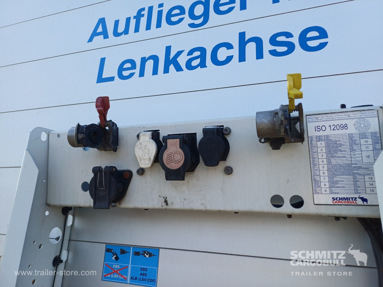 SCHMITZ Auflieger Curtainsider Standard Forklift holder - Tentpoolhaagis: pilt 2 SCHMITZ Auflieger Curtainsider Standard Forklift holder - Tentpoolhaagis: pilt 2