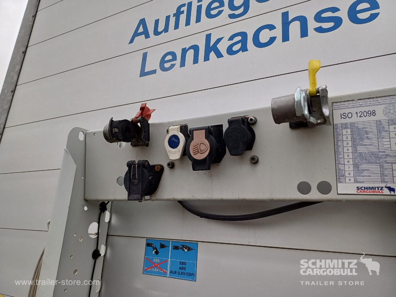 SCHMITZ Auflieger Curtainsider Standard Forklift holder - Tentpoolhaagis: pilt 2 SCHMITZ Auflieger Curtainsider Standard Forklift holder - Tentpoolhaagis: pilt 2