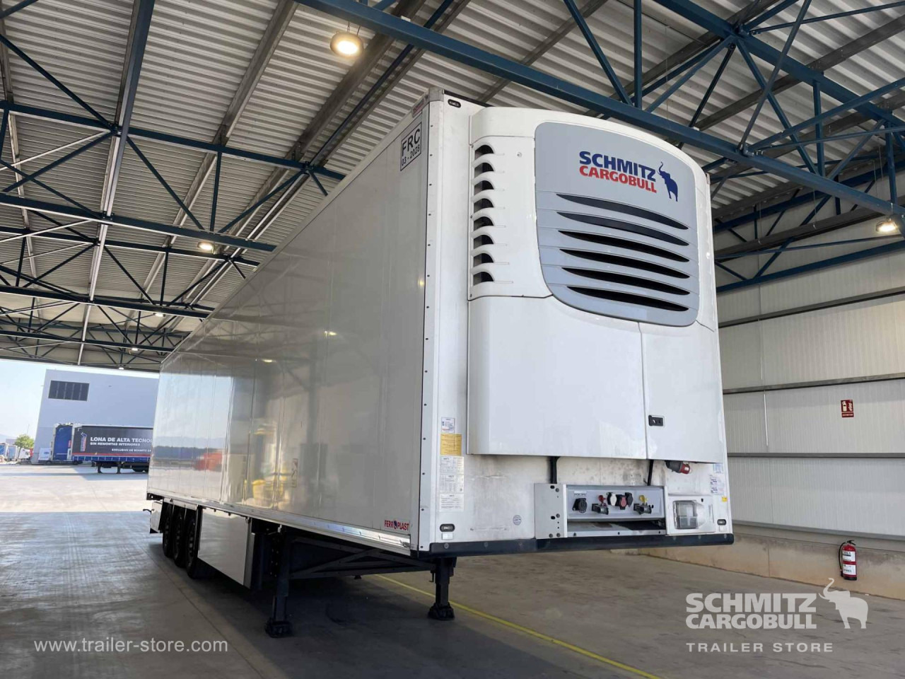 SCHMITZ Semiremolque Frigo Standard - Isotermiline poolhaagis: pilt 3 SCHMITZ Semiremolque Frigo Standard - Isotermiline poolhaagis: pilt 3